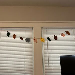 H&M Multicolor Fall Leaf Garland